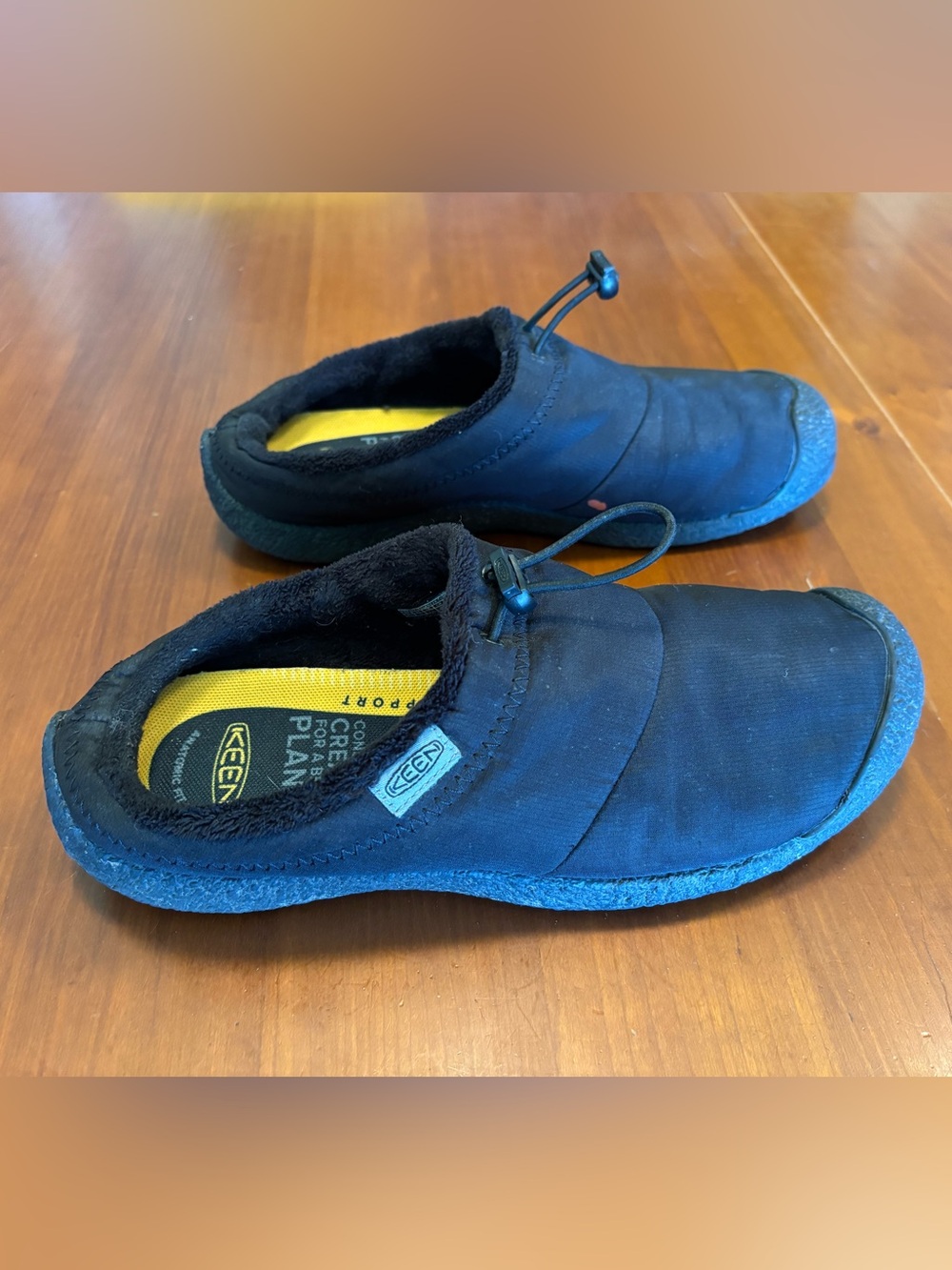 Black Keen Camping Slippers - Picture 3 of 7